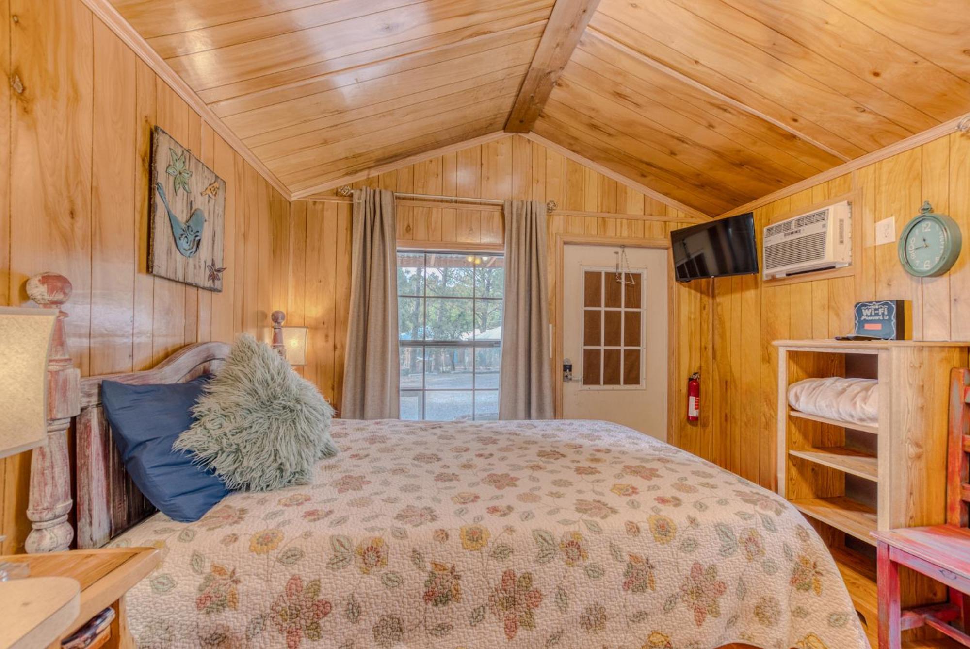 Enchanted Hideaway Cabins And Cottages 鲁伊多索 外观 照片