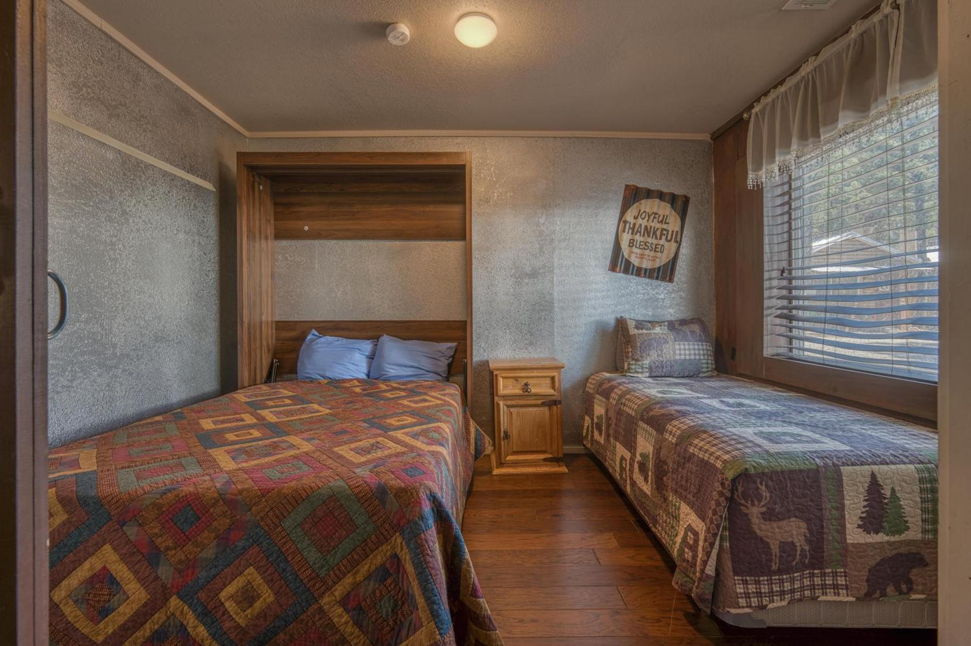 Enchanted Hideaway Cabins And Cottages 鲁伊多索 外观 照片